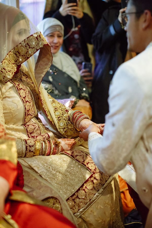 Aaliya and Adam's wedding day in Muslim, frame 126