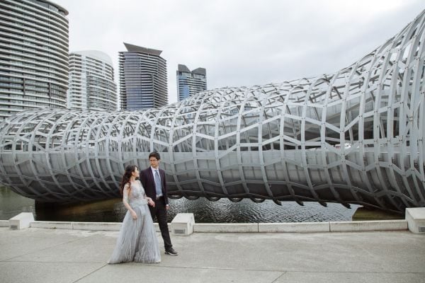 Sun and Jiang's pre-wedding session in South Wharf, frame 019