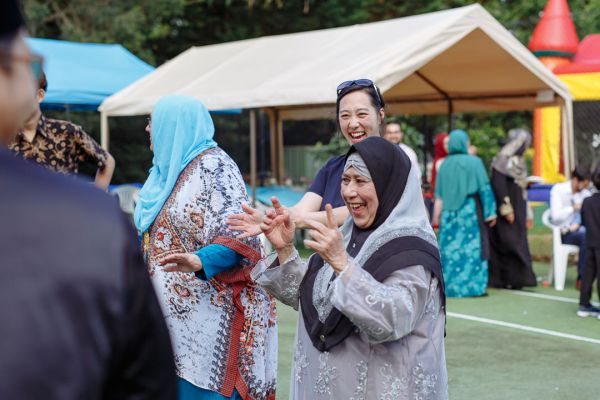 Aaliya and Adam's wedding day in Traditional Muslim, frame 289