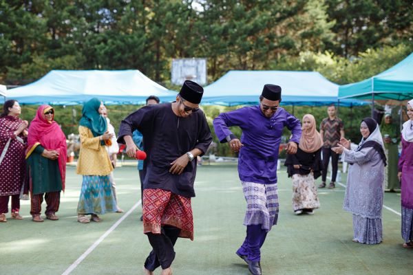 Aaliya and Adam's wedding day in Traditional Muslim, frame 304