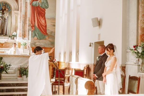 Sandra and Thanh's wedding day in Hawthorn, frame 076
