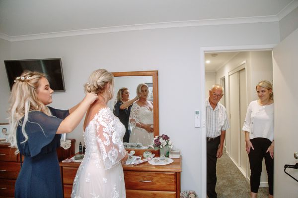 Andrea and Matt's wedding day in Hobart, frame 038