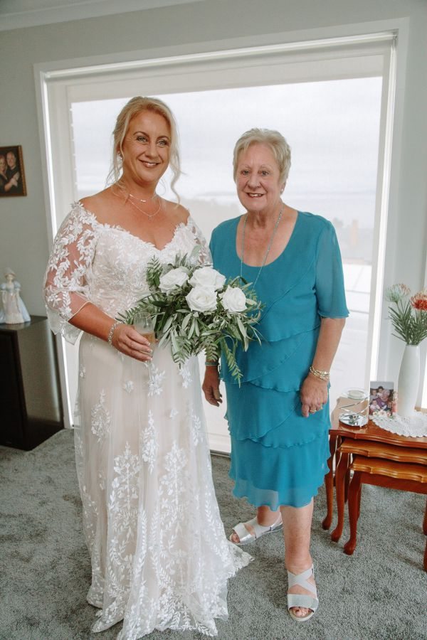 Andrea and Matt's wedding day in Hobart, frame 051