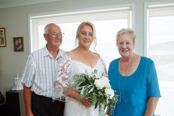 Andrea and Matt's wedding day in Hobart, frame 063