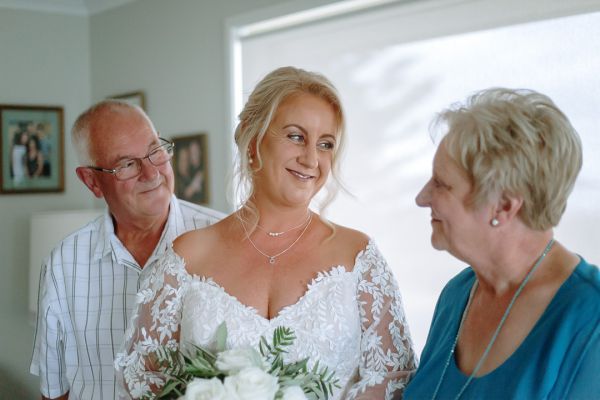Andrea and Matt's wedding day in Hobart, frame 064