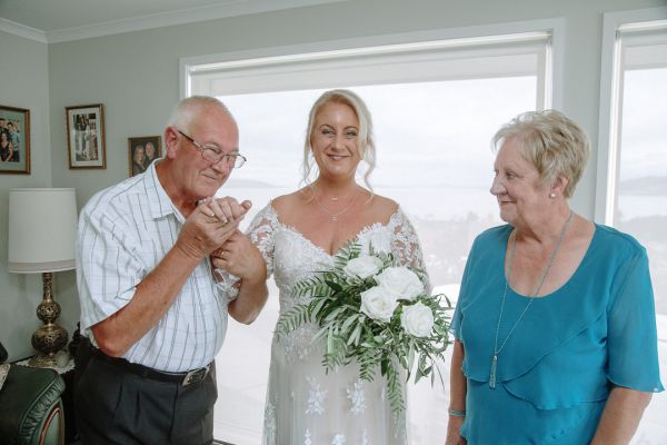 Andrea and Matt's wedding day in Hobart, frame 065