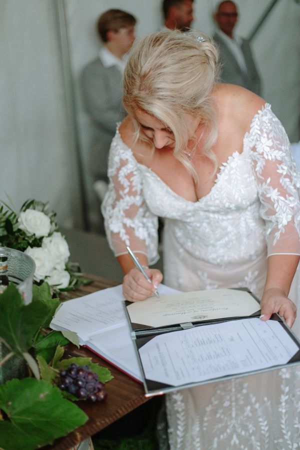 Andrea and Matt's wedding day in Hobart, frame 141