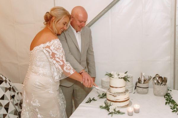 Andrea and Matt's wedding day in Hobart, frame 305