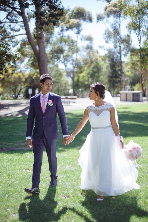 Thorndon Park Reserve wedding, Sanita and Rav, frame 093
