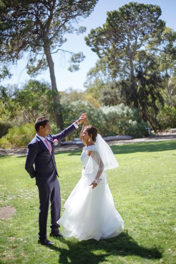 Thorndon Park Reserve wedding, Sanita and Rav, frame 123