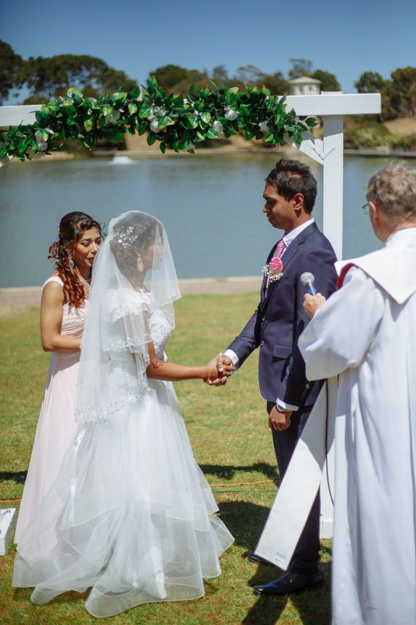 Thorndon Park Reserve wedding, Sanita and Rav, frame 174