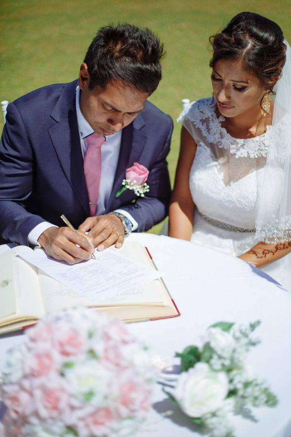 Thorndon Park Reserve wedding, Sanita and Rav, frame 195