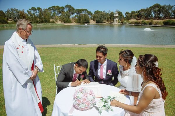 Thorndon Park Reserve wedding, Sanita and Rav, frame 198