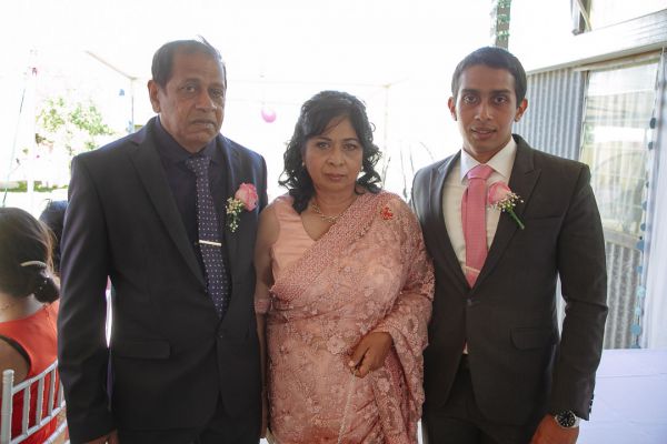 Sanita and Rav's wedding day in Paradise, frame 326