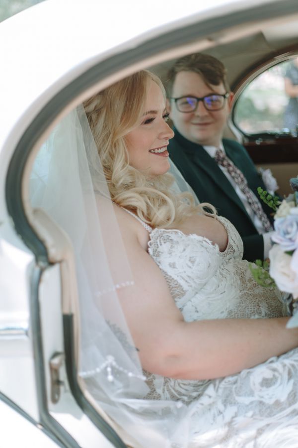 Bec and Liam's wedding day in Tamborine, frame 007