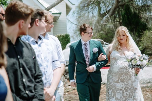 Bec and Liam's wedding day in Tamborine, frame 010