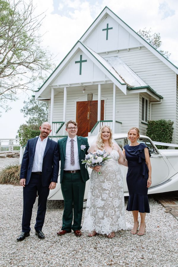 Bec and Liam's wedding day in Tamborine, frame 019