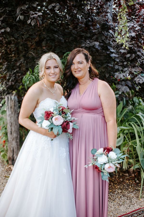 Leila and Tamara's wedding day in Aldinga, frame 040