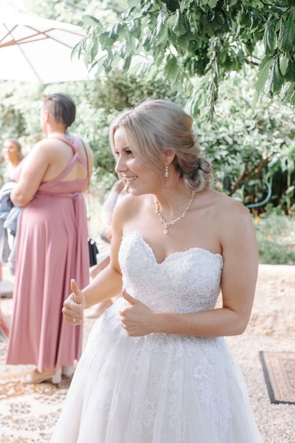 Leila and Tamara's wedding day in Aldinga, frame 073
