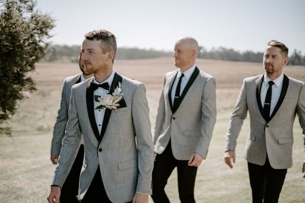 Samantha and Andrew's wedding day in Wahgunyah, frame 007