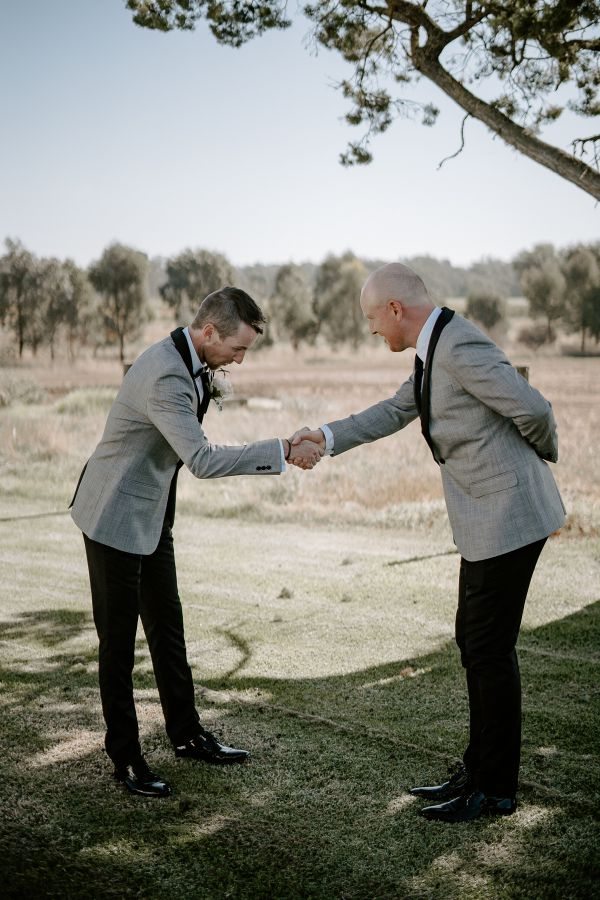 Samantha and Andrew's wedding day in Wahgunyah, frame 010