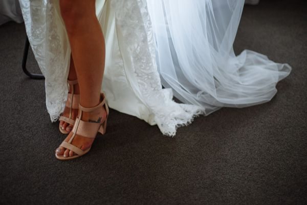 Ashleigh and Mitch's wedding day in Baxter, frame 040