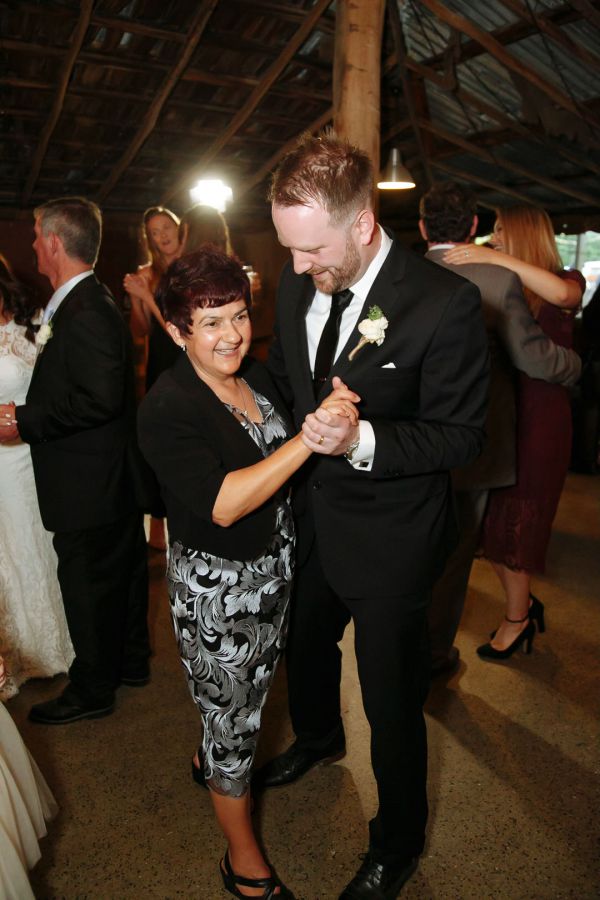 Ashleigh and Mitch's wedding day in Baxter, frame 334