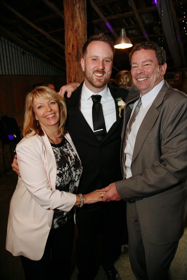 Ashleigh and Mitch's wedding day in Baxter, frame 343