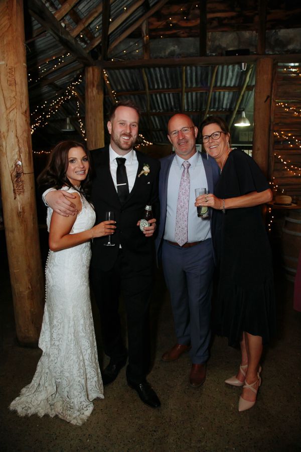 Ashleigh and Mitch's wedding day in Baxter, frame 451