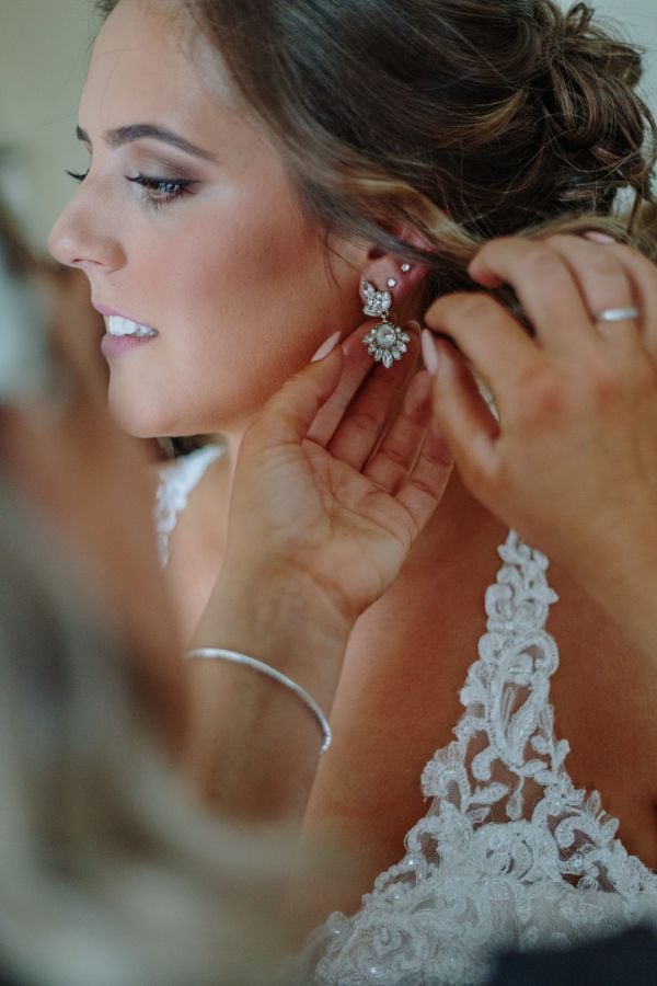 Baxter Barn wedding, Grace and Josh, frame 002