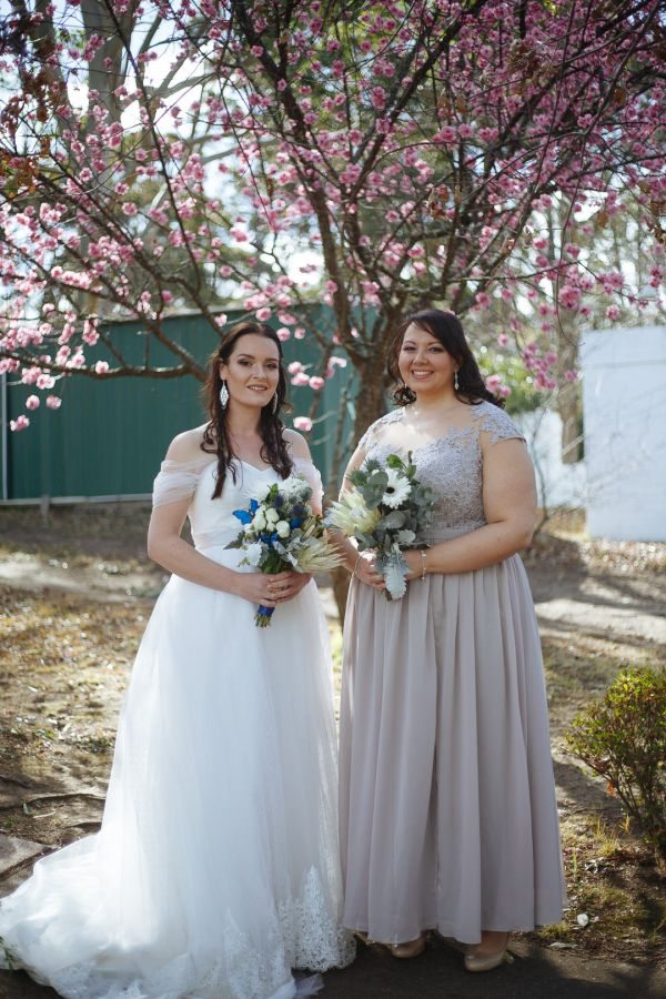 Kirstie and Hussein's wedding day in Bilpin, frame 058