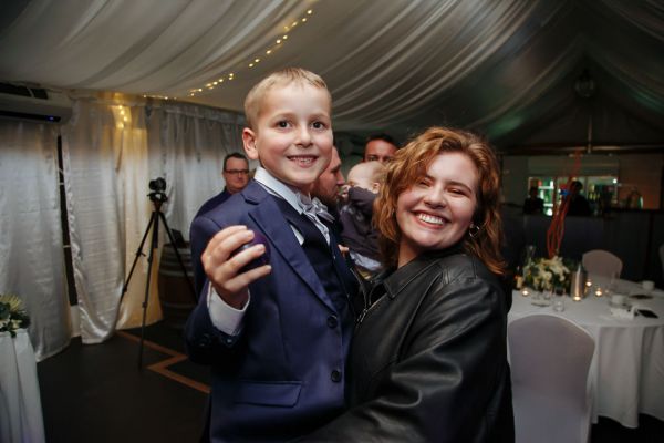 Kirstie and Hussein's wedding day in Bilpin, frame 373