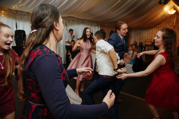 Kirstie and Hussein's wedding day in Bilpin, frame 388