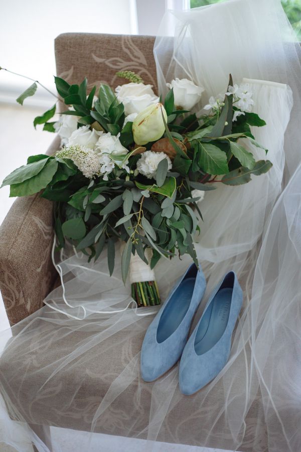 Eleanor and Paul's wedding day in Berry, frame 022