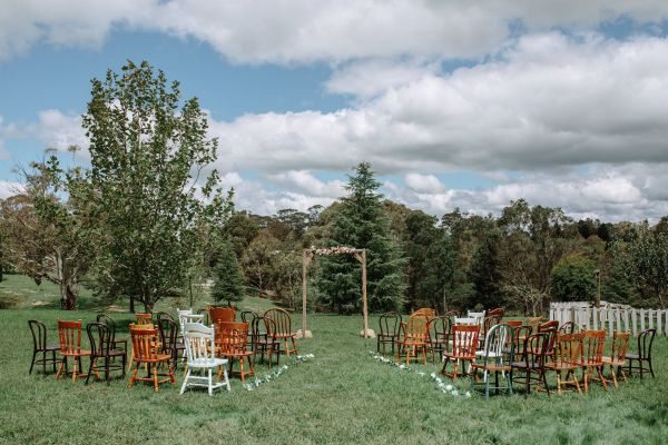 The couple's wedding day in Blue Mountains, frame 001