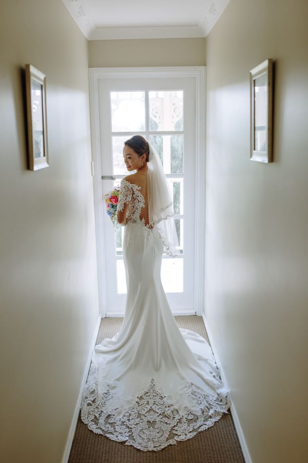The couple's wedding day in Blue Mountains, frame 010