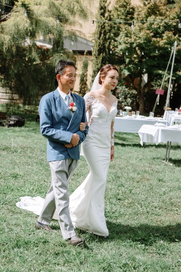 The couple's wedding day in Blue Mountains, frame 018