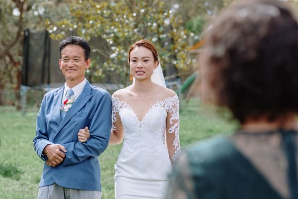 The couple's wedding day in Blue Mountains, frame 019