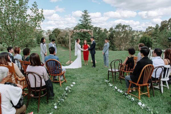 The couple's wedding day in Blue Mountains, frame 021