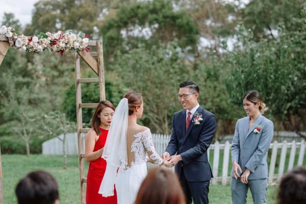 The couple's wedding day in Blue Mountains, frame 023