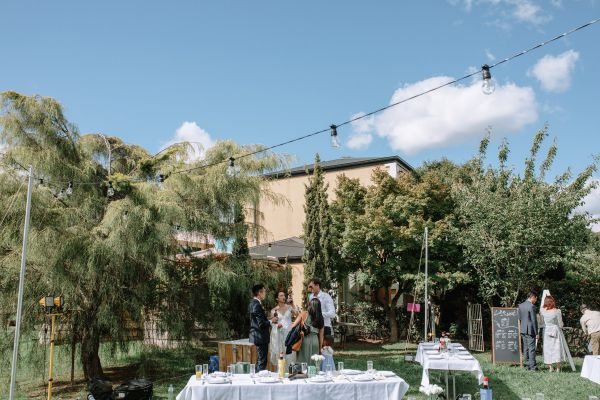 The couple's wedding day in Blue Mountains, frame 050