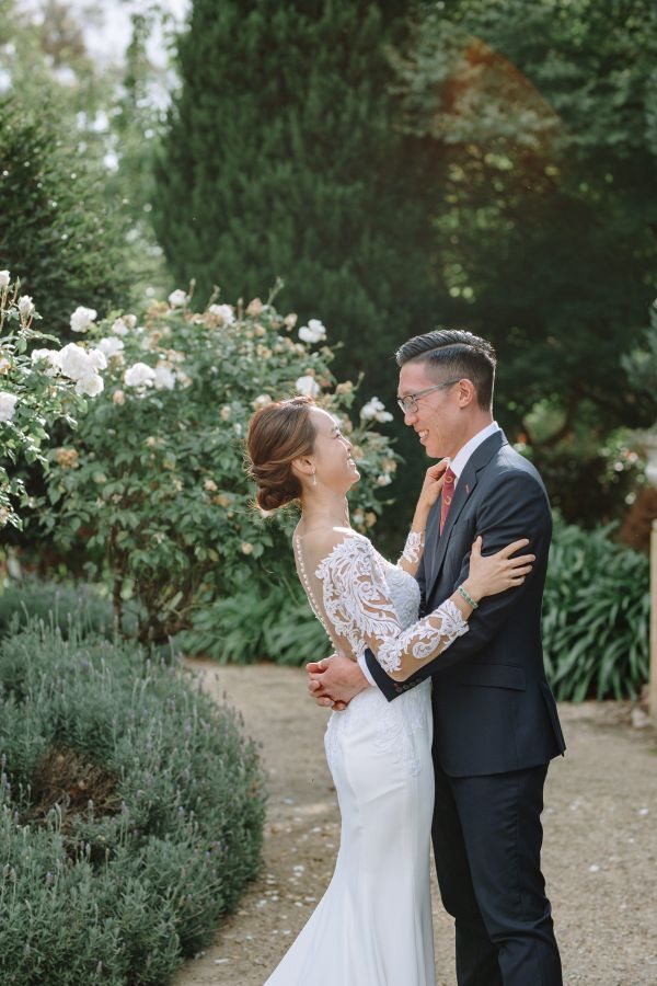The couple's wedding day in Blue Mountains, frame 061