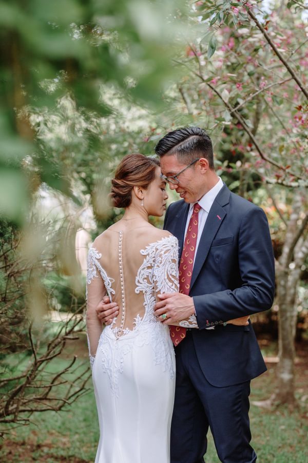 The couple's wedding day in Blue Mountains, frame 065