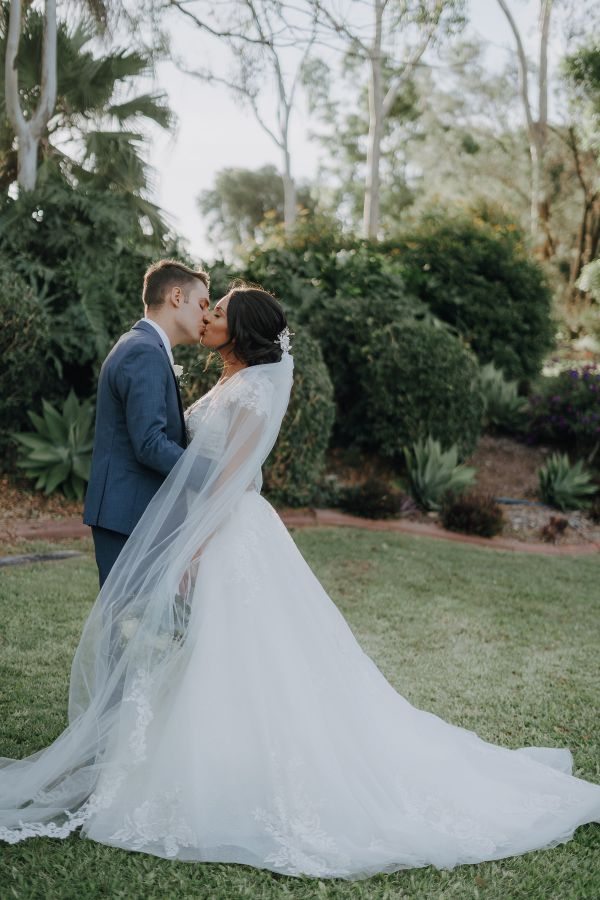 Rayane and Arthur's wedding day in Burbank, frame 103