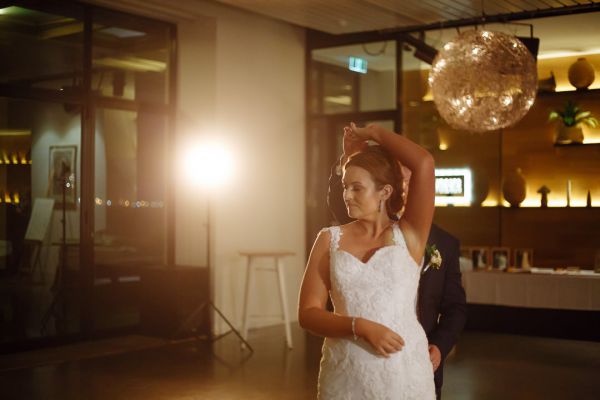 Jacquie and Steve's wedding day in St Kilda, frame 277