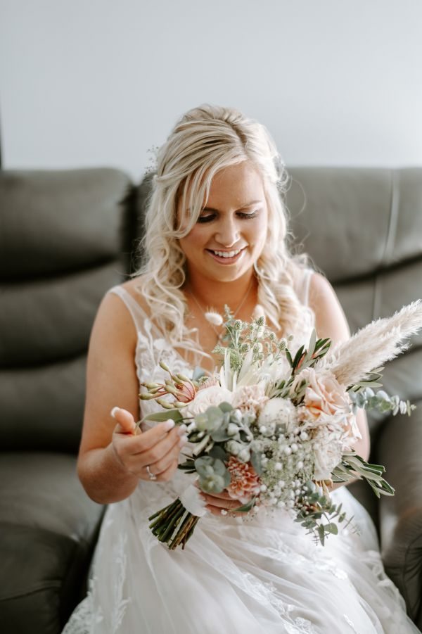 Lisa and Steve's wedding day in Geelong, frame 013