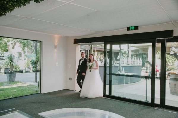 Caitlin and Dylan's wedding day in Taroona, frame 208