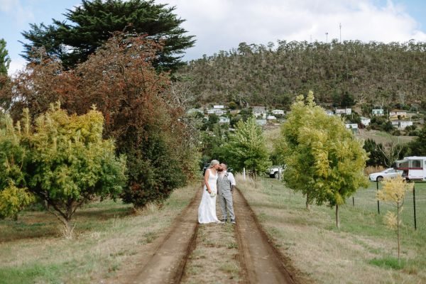 Glen Derwent wedding, Steph and Kane, frame 020