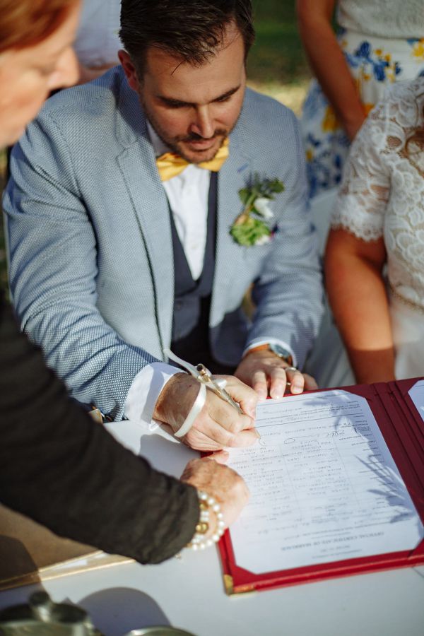 Elyse and Dan's wedding day in Carrara, frame 184
