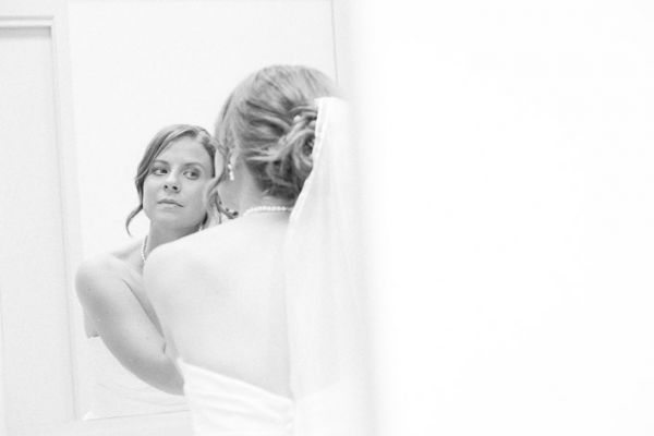 The couple's wedding day in Great Ocean Road, frame 019